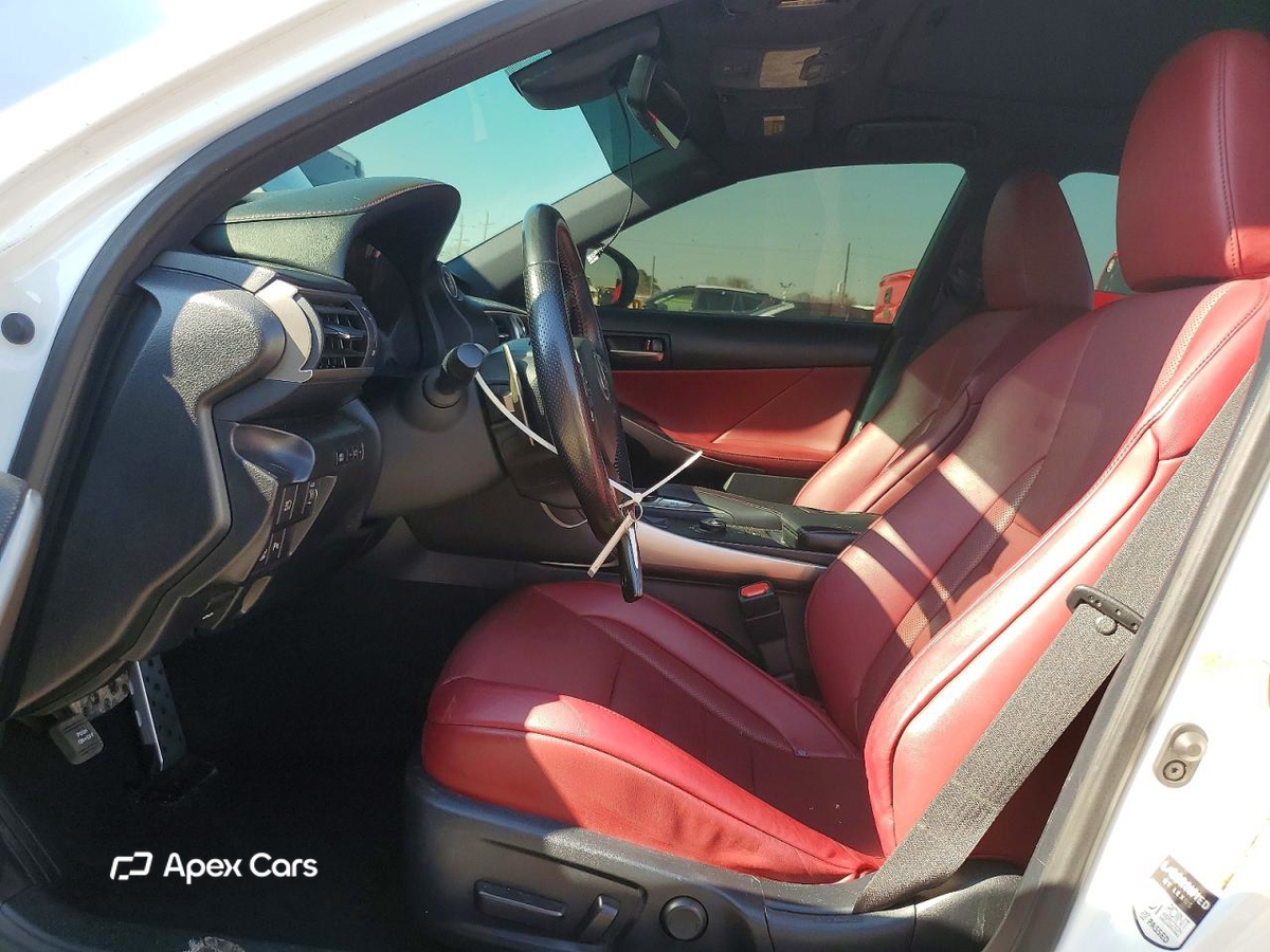 Lexus IS 2019