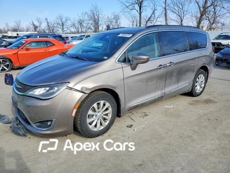 Chrysler Pacifica 2017 - Image 1 of 14