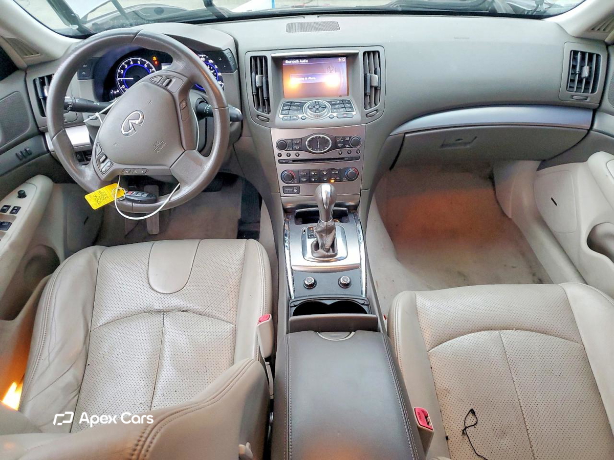 Infiniti G 2011
