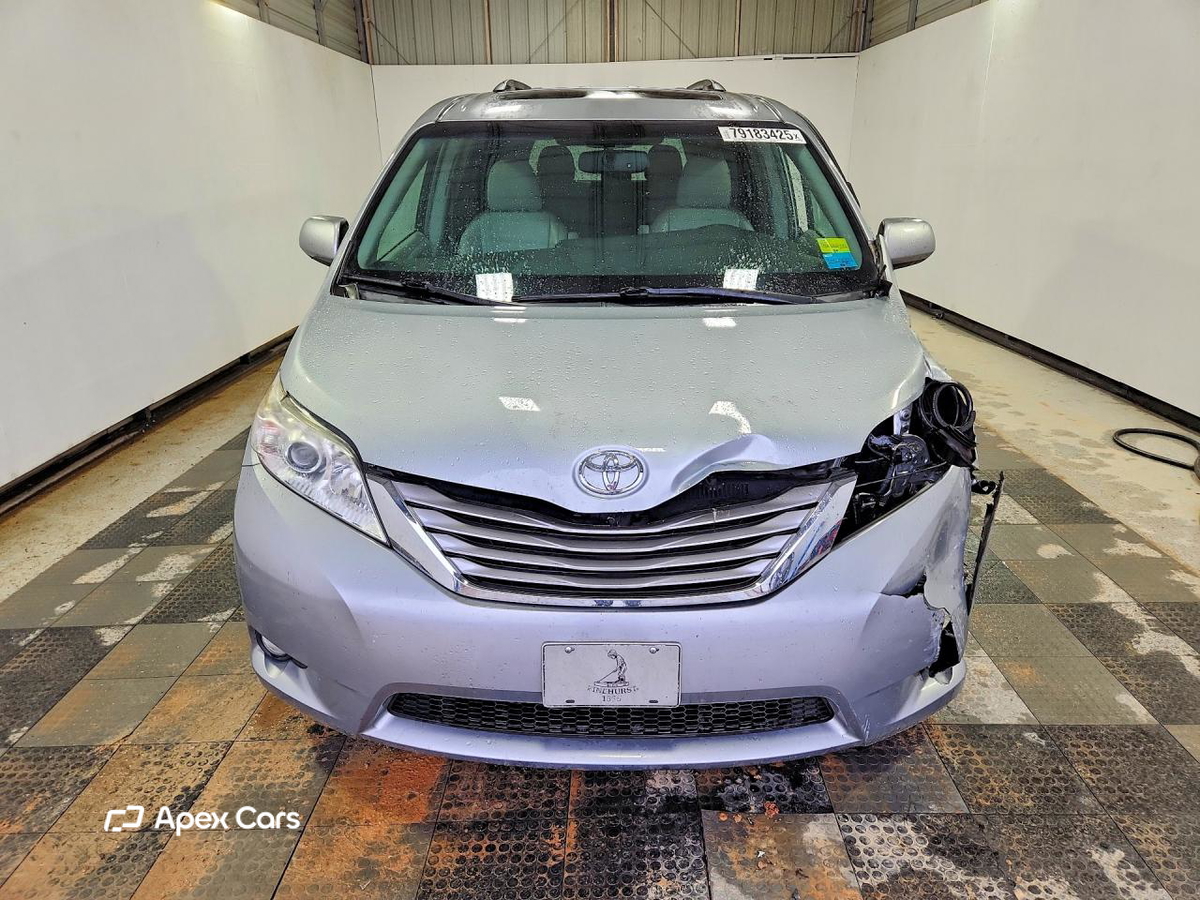 Toyota Sienna 2016