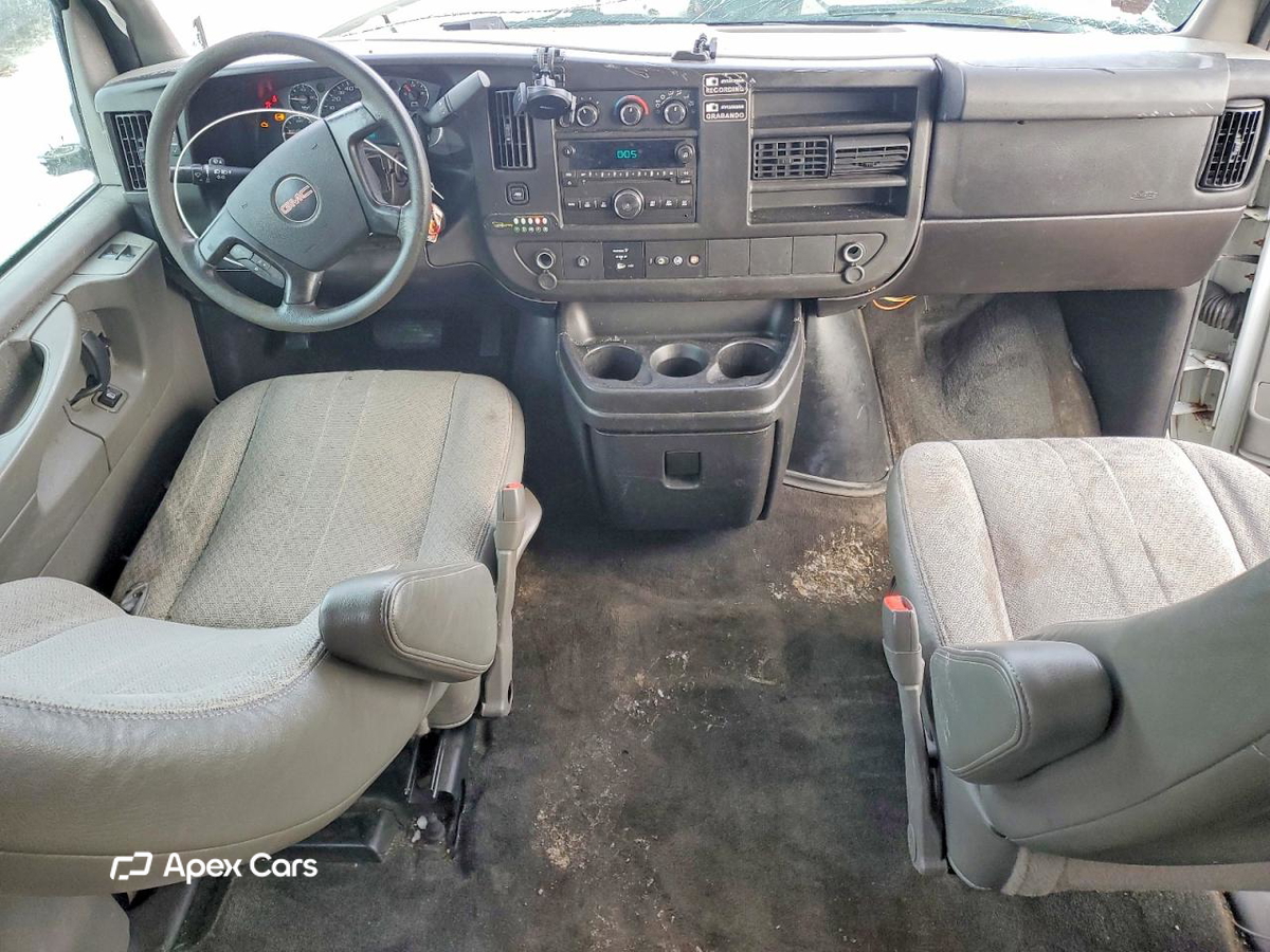 GMC Savana 2013