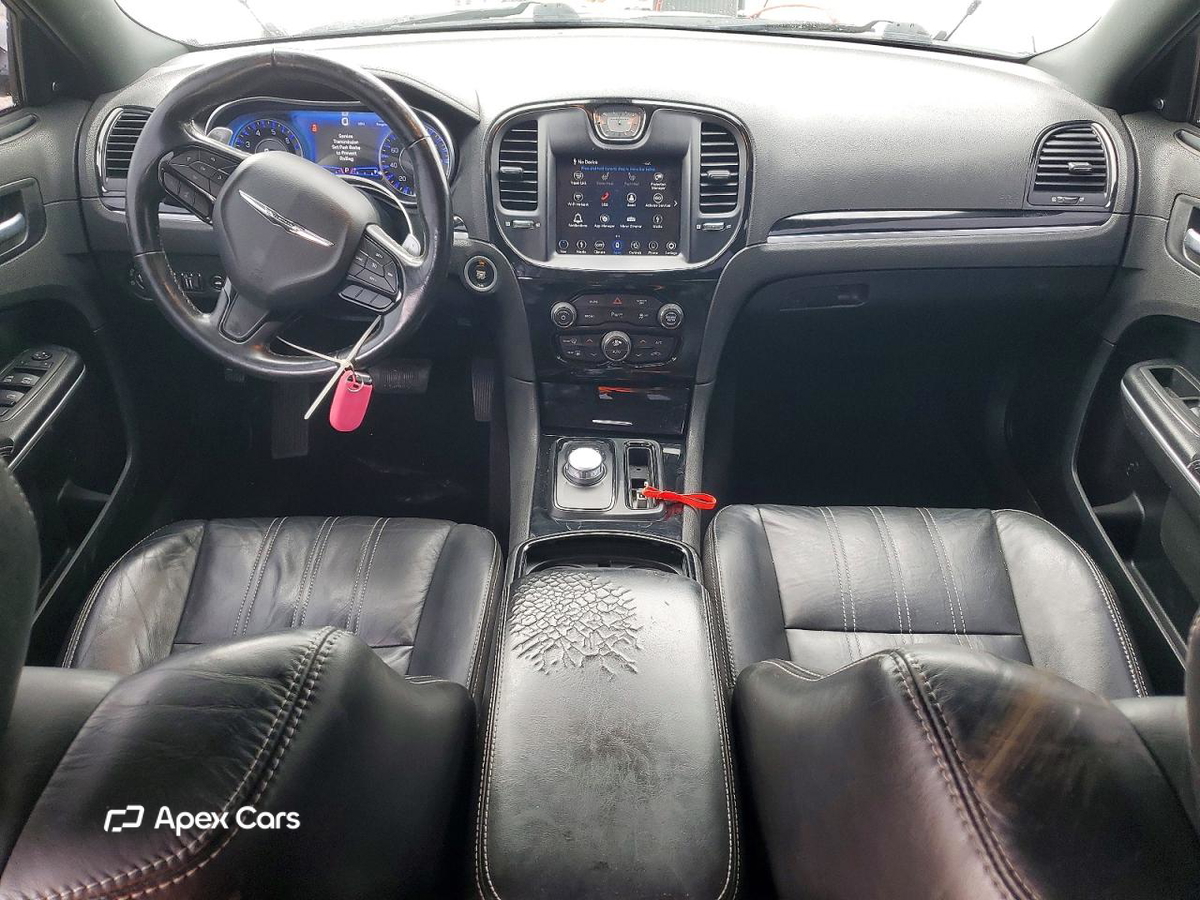 Chrysler 300 2021