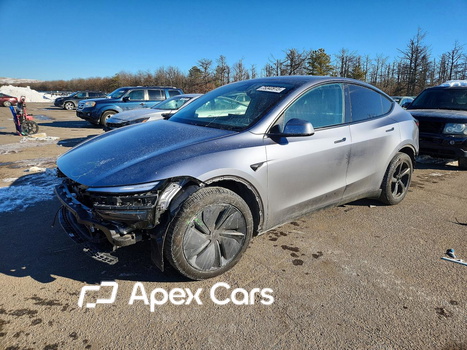 Tesla Model Y 2026 - Image 1 of 14