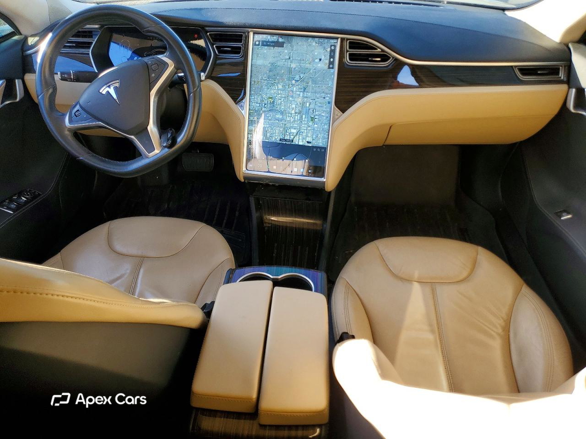 Tesla Model S 2015