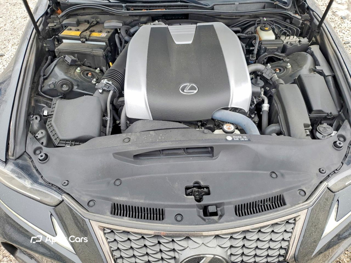 Lexus IS 2019