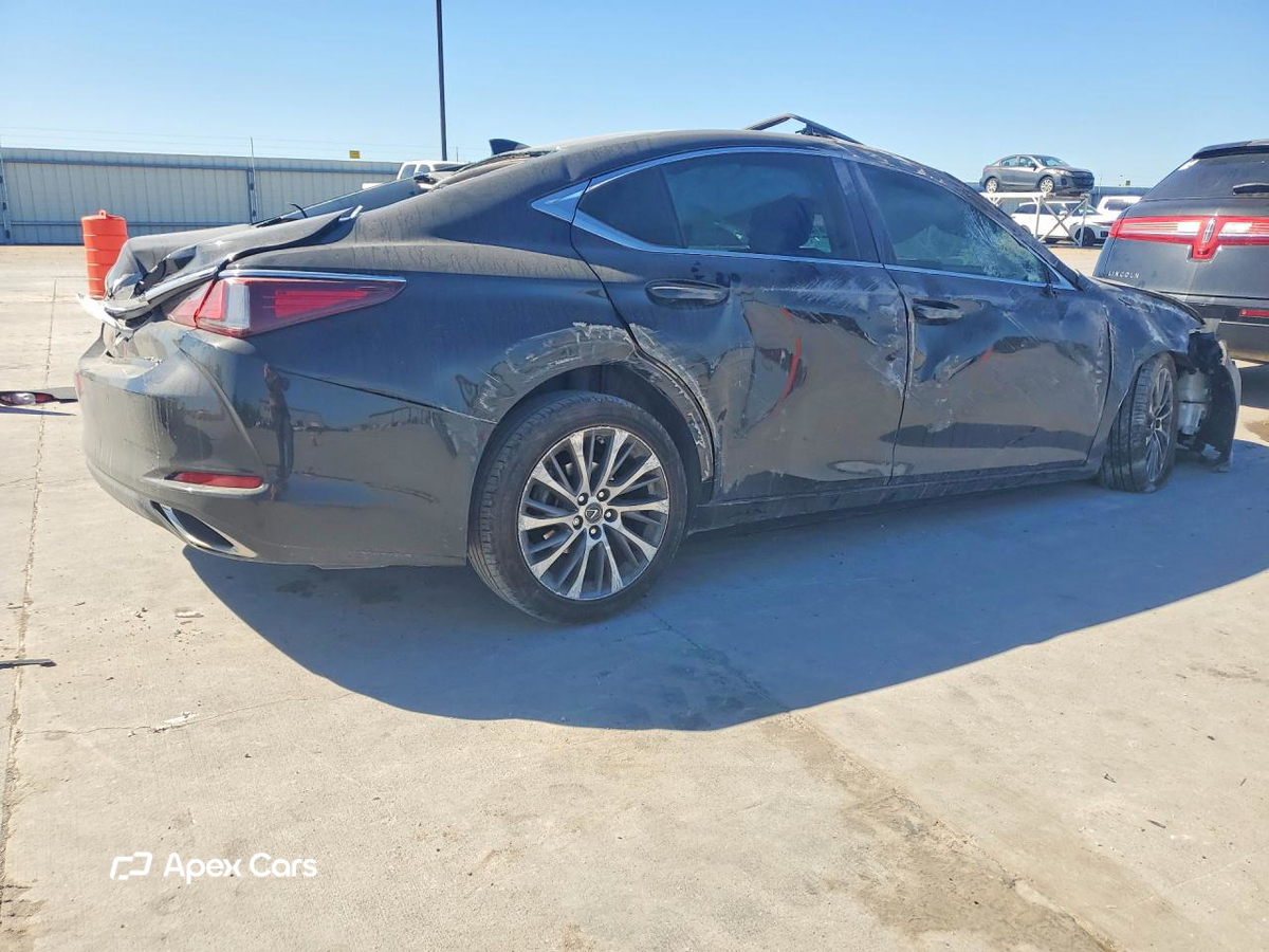 Lexus ES 2019