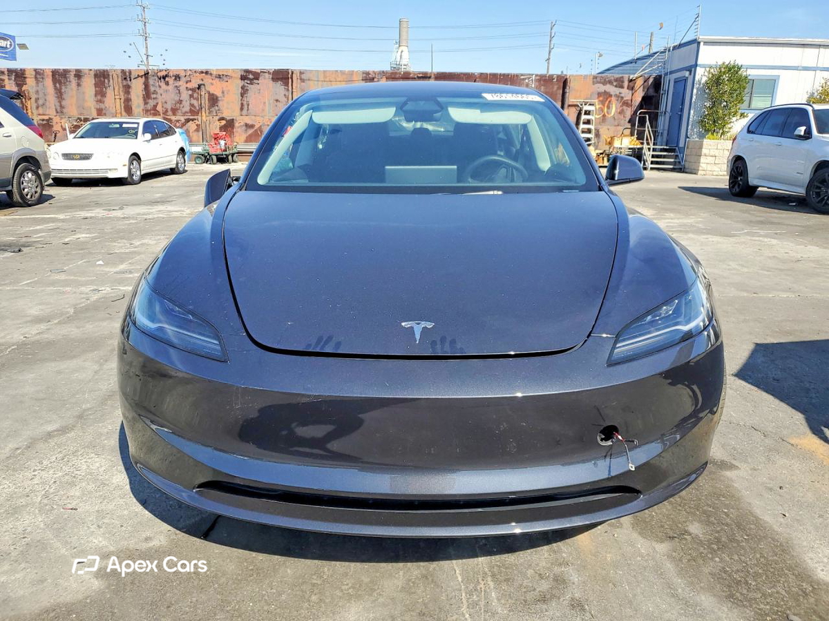 Tesla Model 3 2024