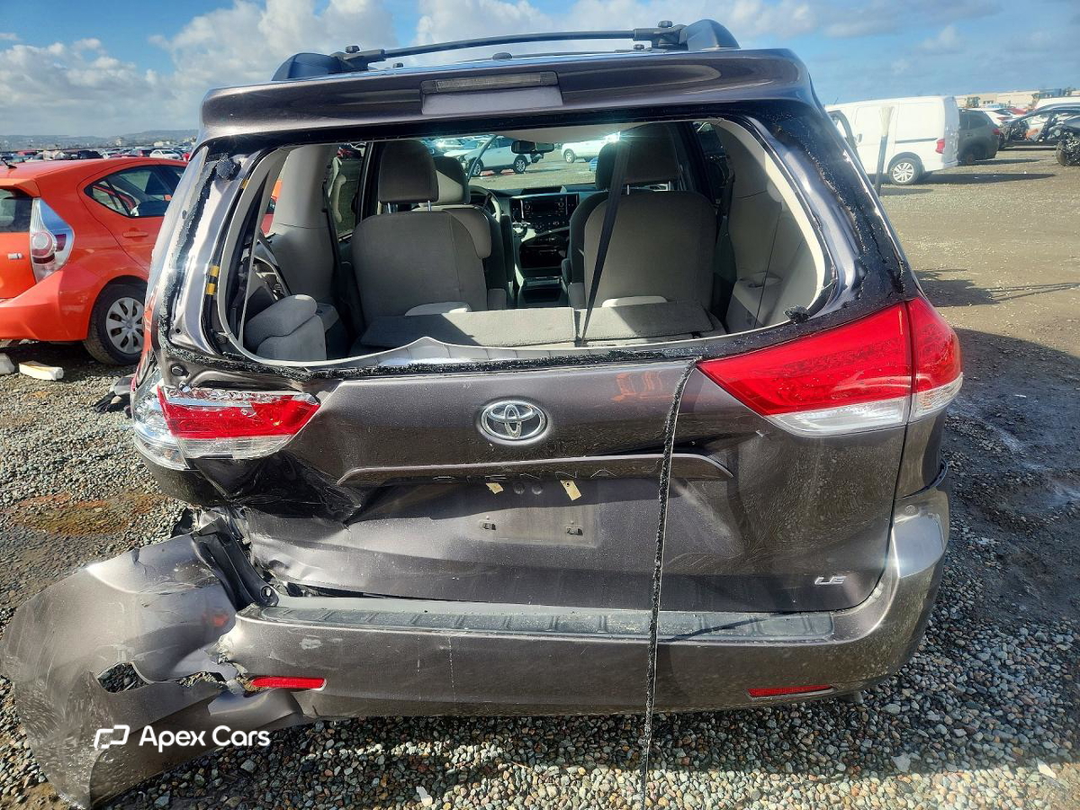 Toyota Sienna 2011