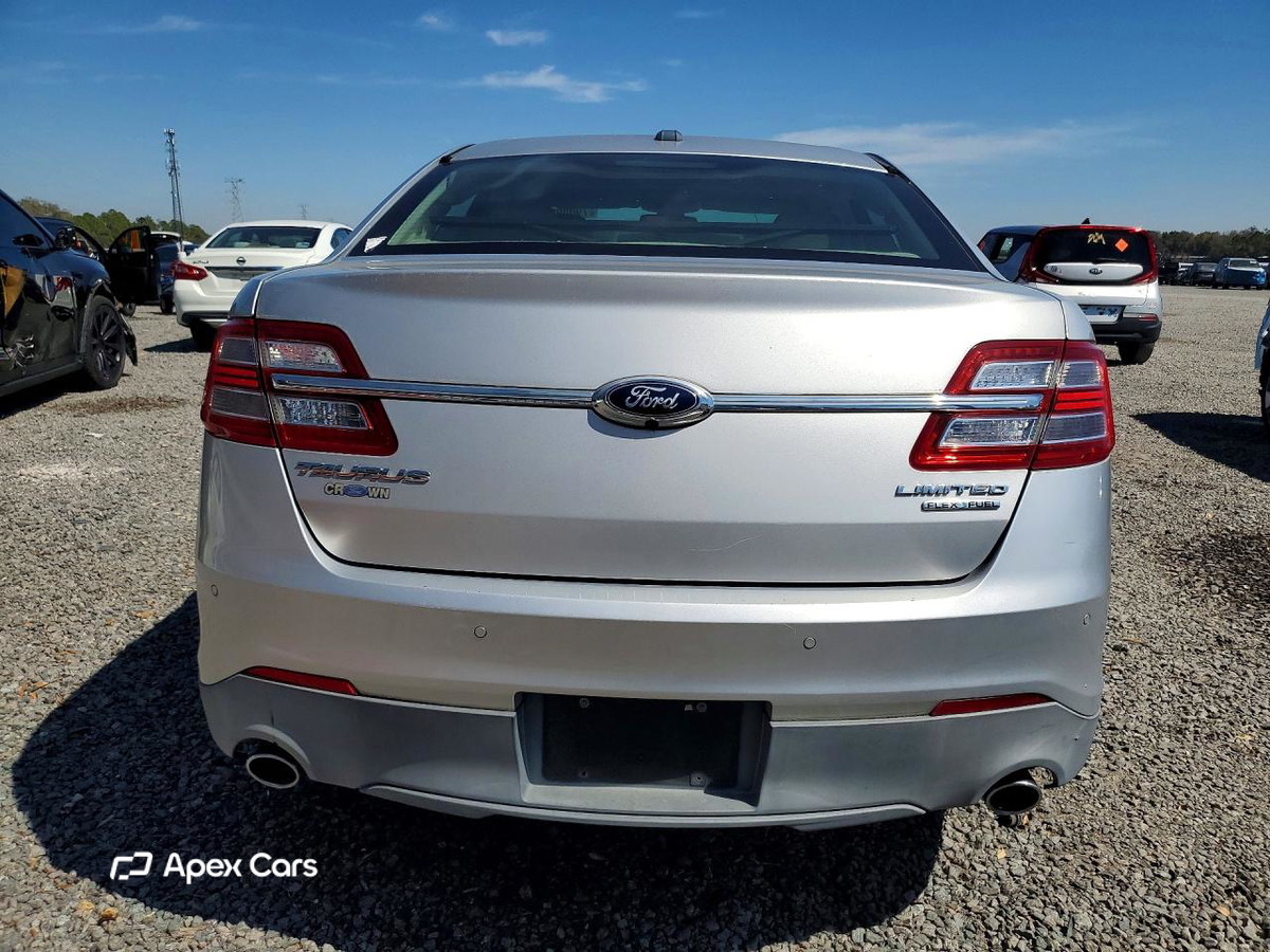 Ford Taurus 2015