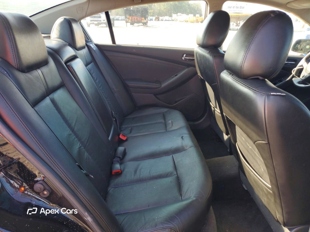 Nissan Altima 2011
