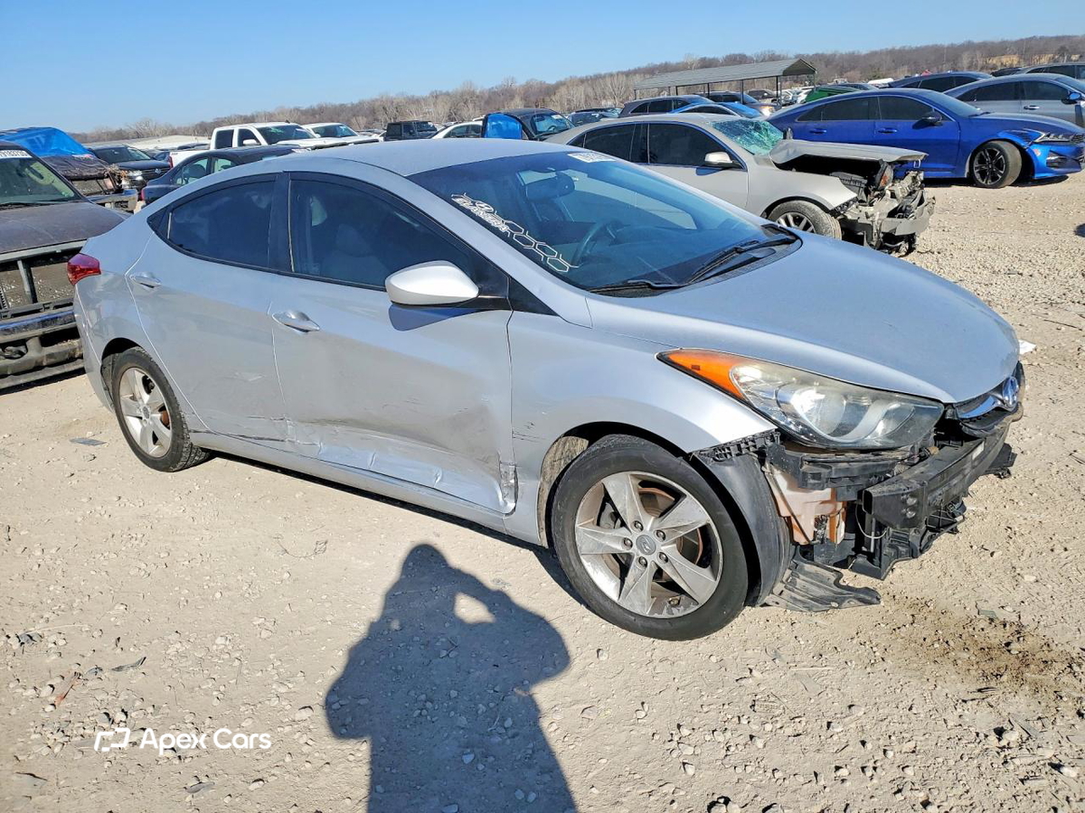 Hyundai Elantra 2012