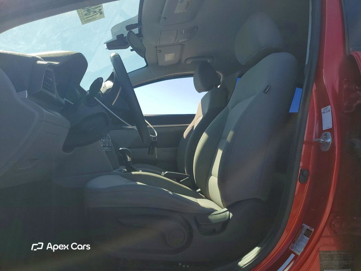 Hyundai Elantra 2020