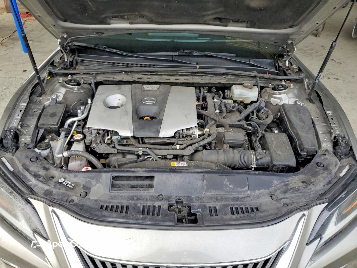 Lexus ES 2021