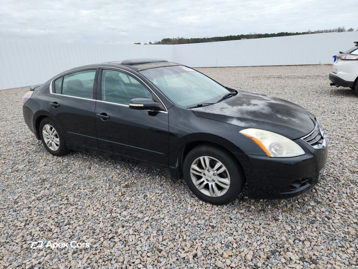 Nissan Altima 2012