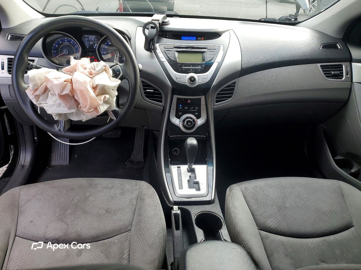 Hyundai Elantra 2012