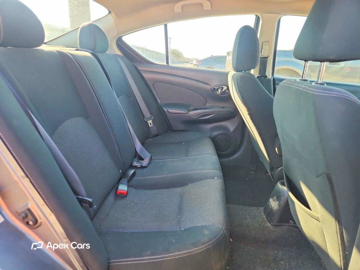 Nissan Versa 2016