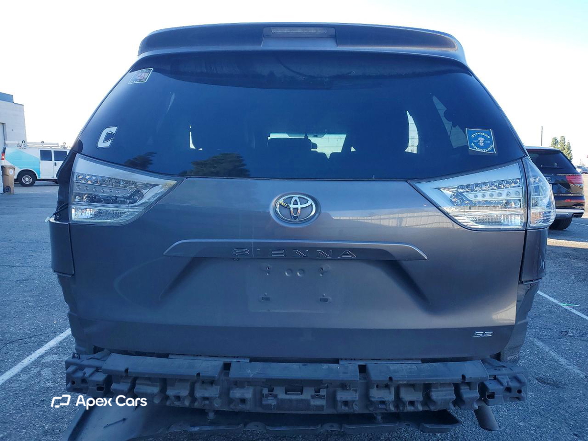 Toyota Sienna 2015