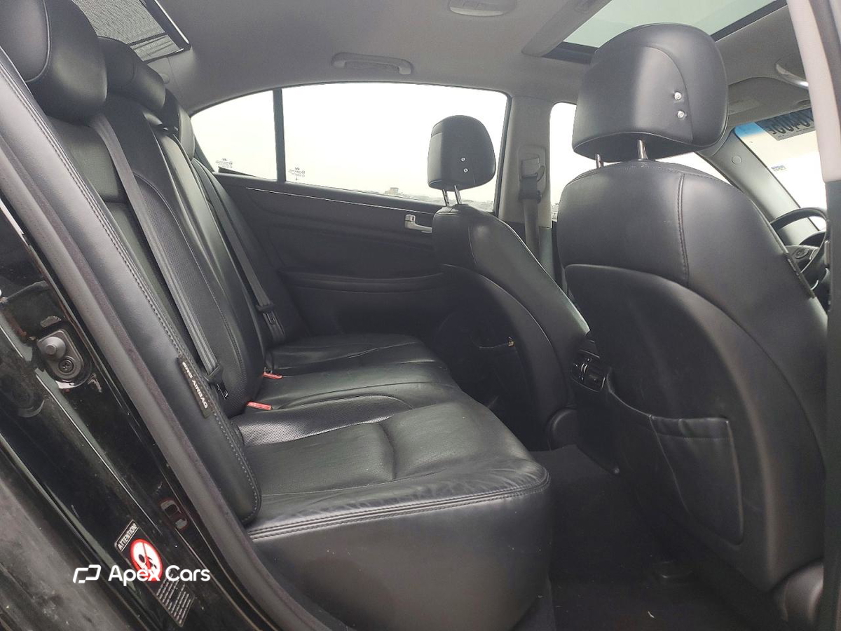 Hyundai Genesis 2012