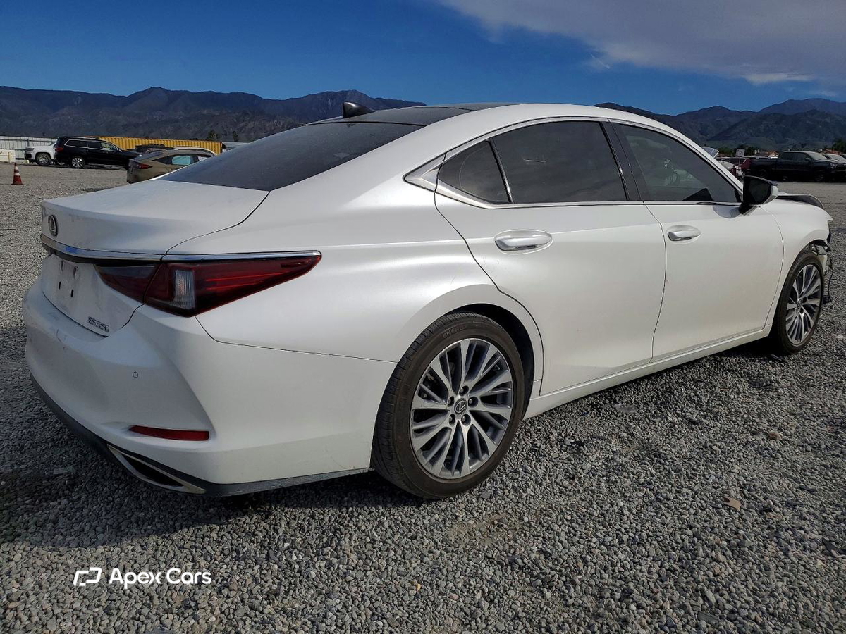Lexus ES 2020