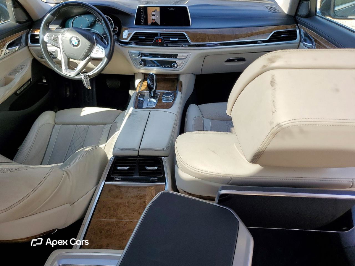 BMW Series 7 2016