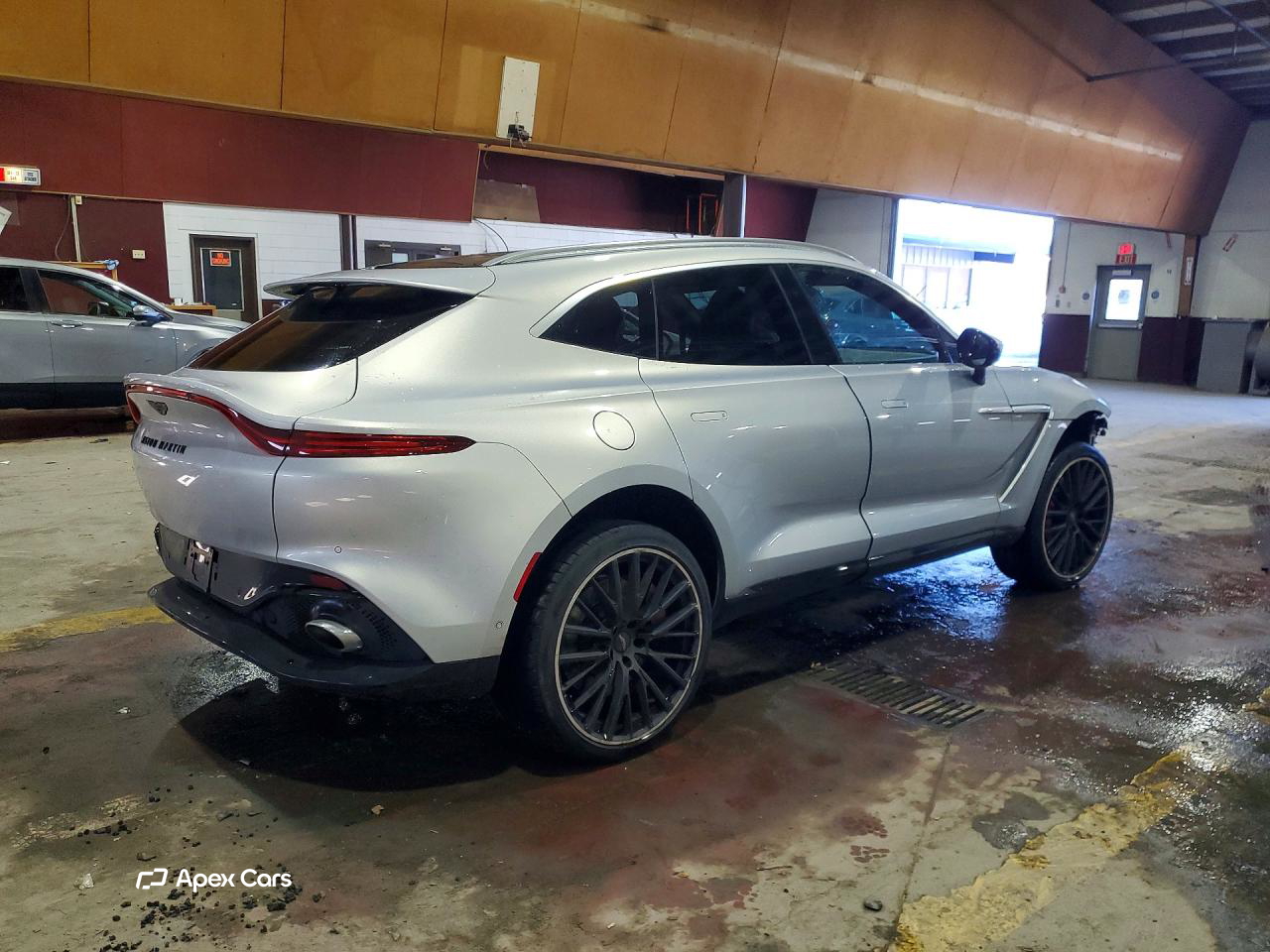 Aston Martin DBX 2023