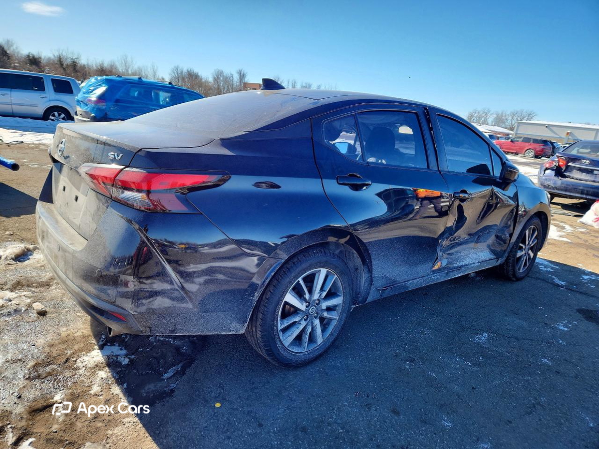 Nissan Versa 2021