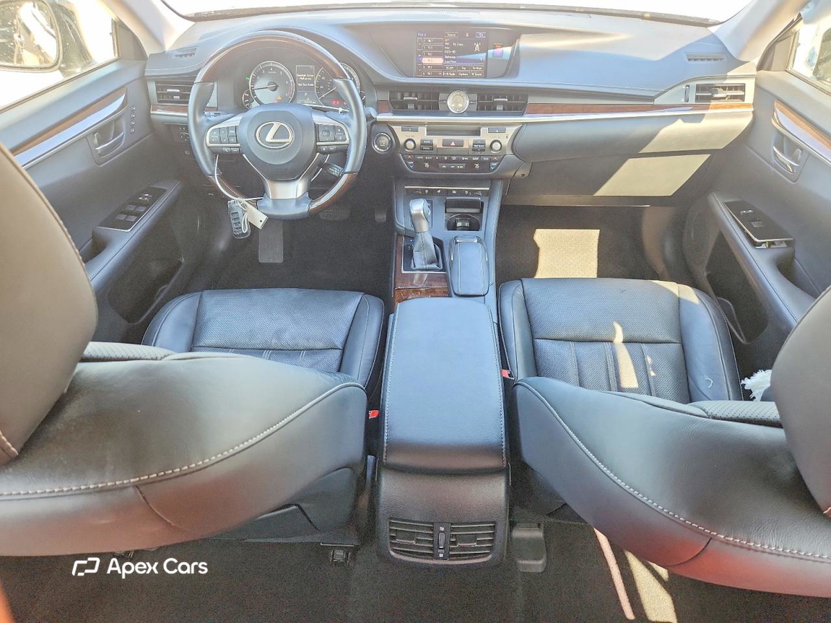 Lexus ES 2016