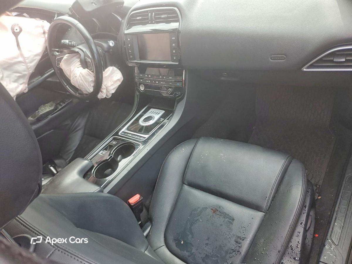Jaguar XE 2017