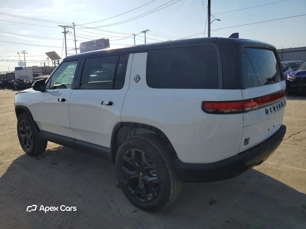 Rivian R1S 2025