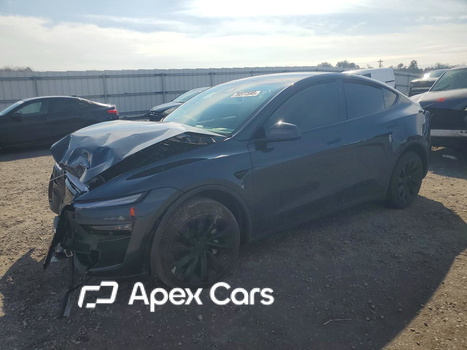 Tesla Model Y 2026 - Image 1 of 13