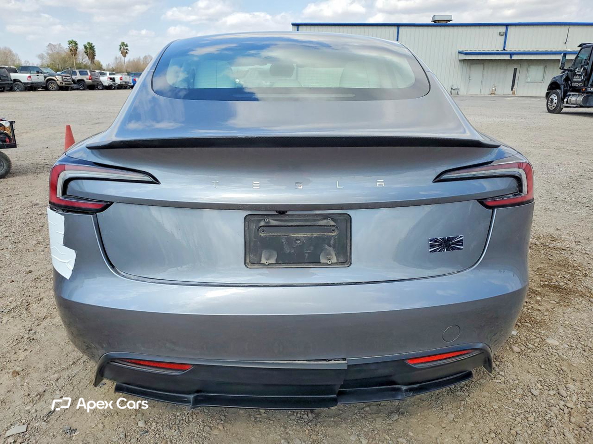 Tesla Model 3 2024