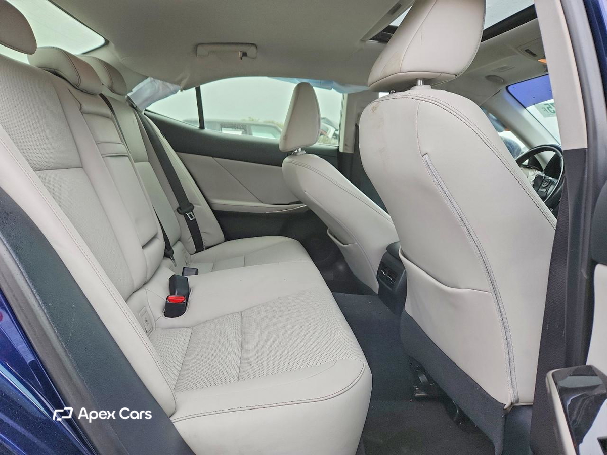 Lexus IS 2015