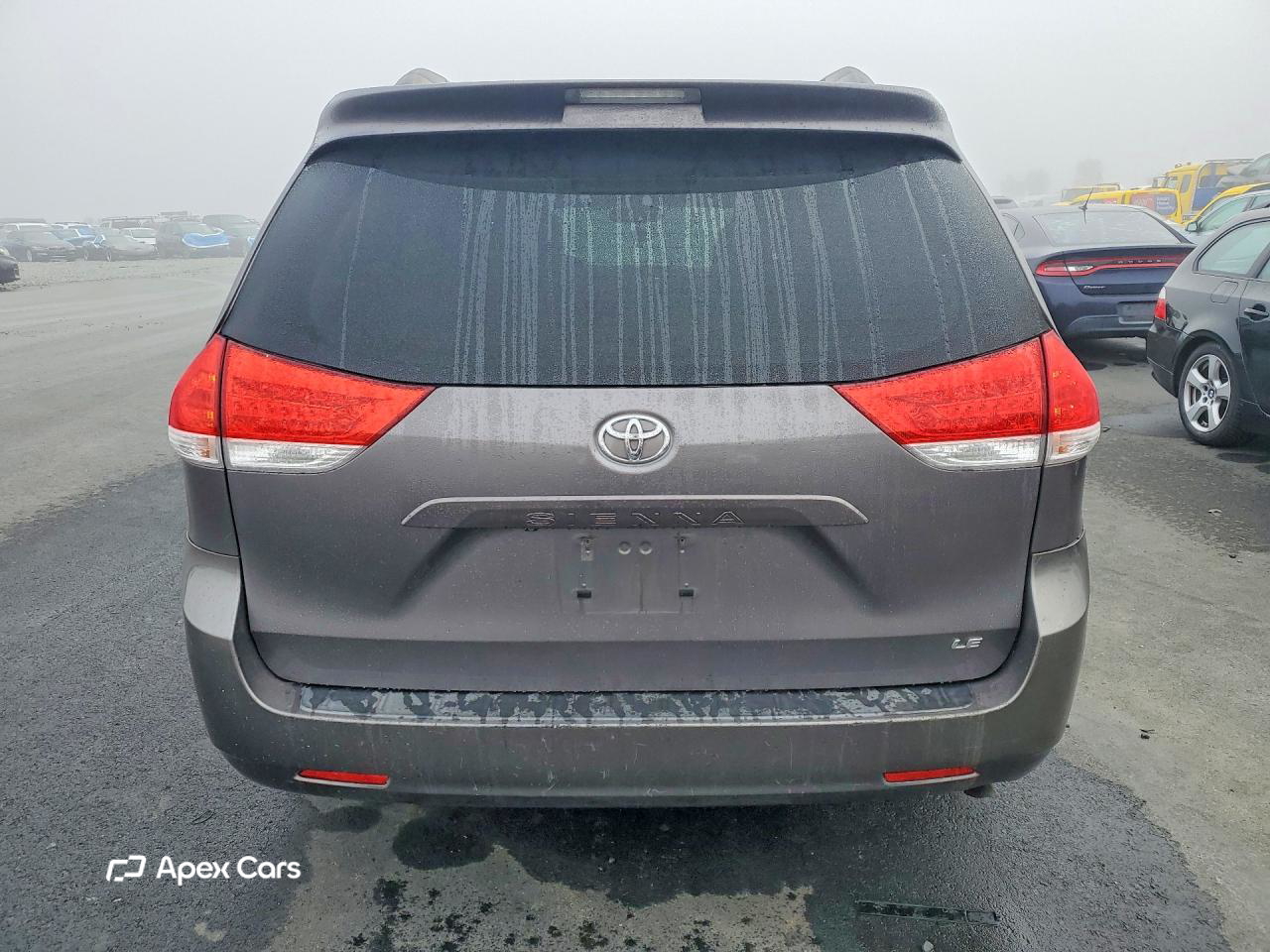 Toyota Sienna 2011