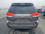 Toyota Sienna 2011