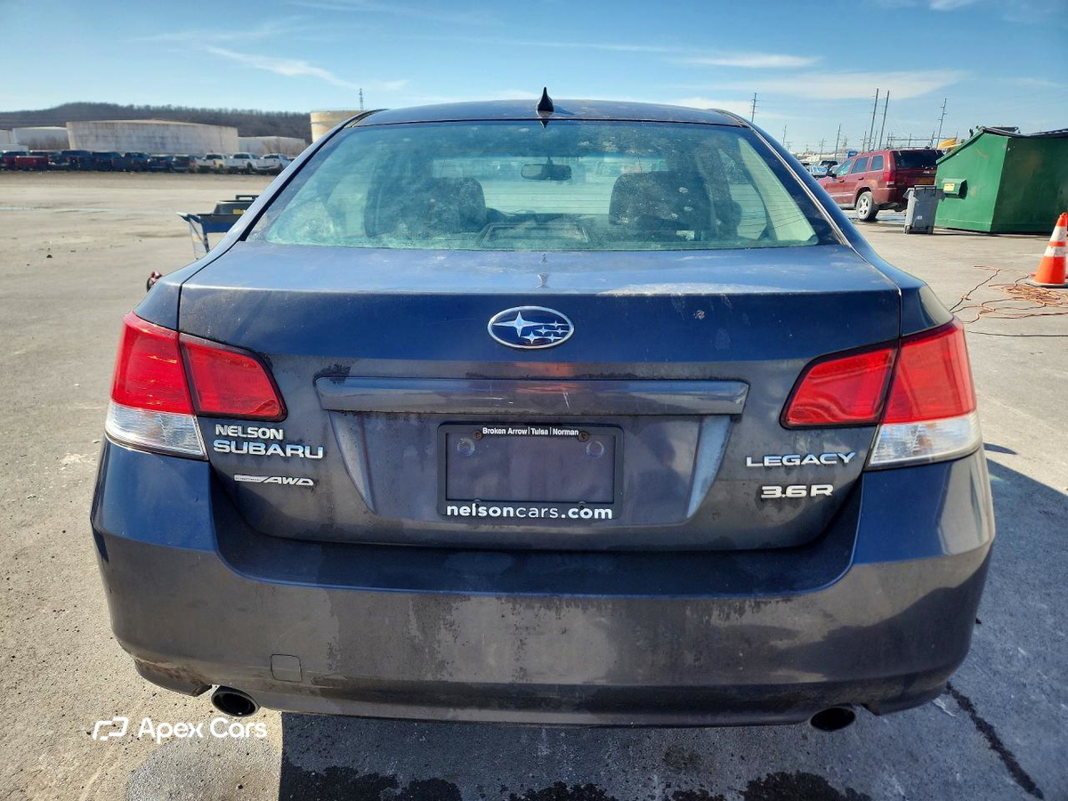Subaru Legacy 2011