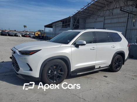 Toyota Highlander 2025 - Image 1 of 12