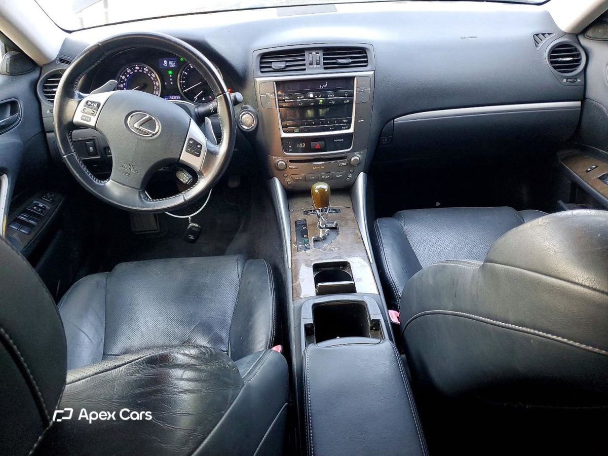 Lexus IS 2012