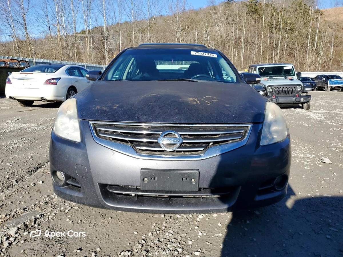 Nissan Altima 2011