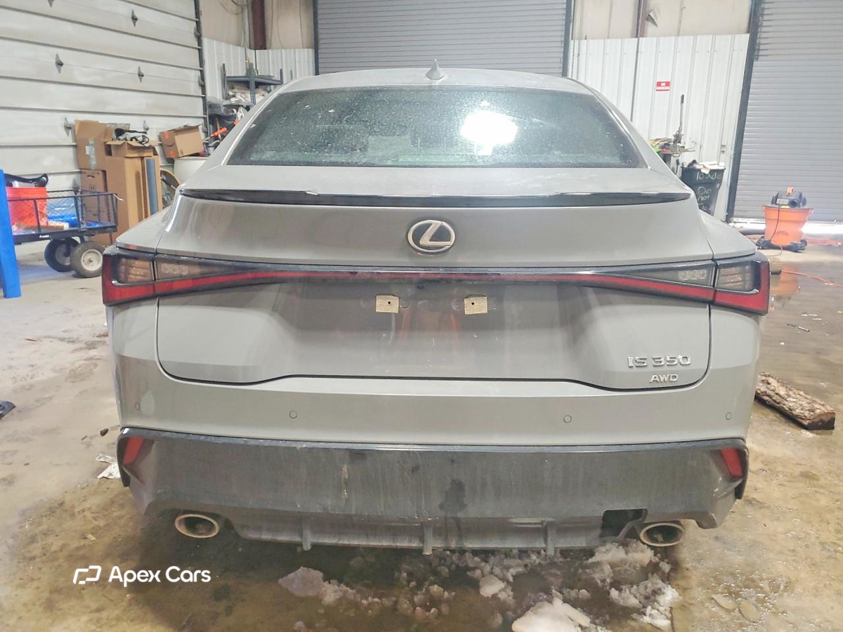 Lexus IS 2024