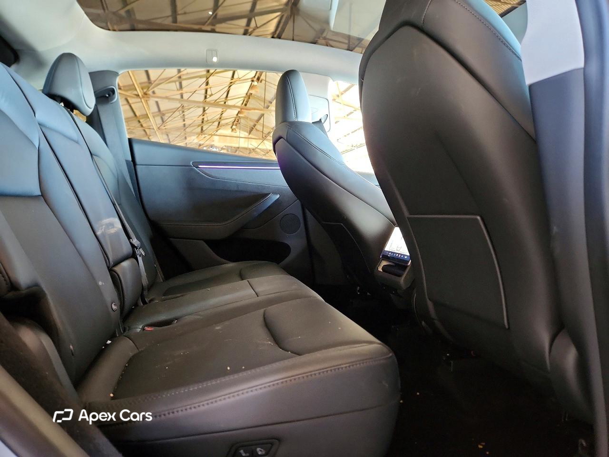 Tesla Model Y 2026