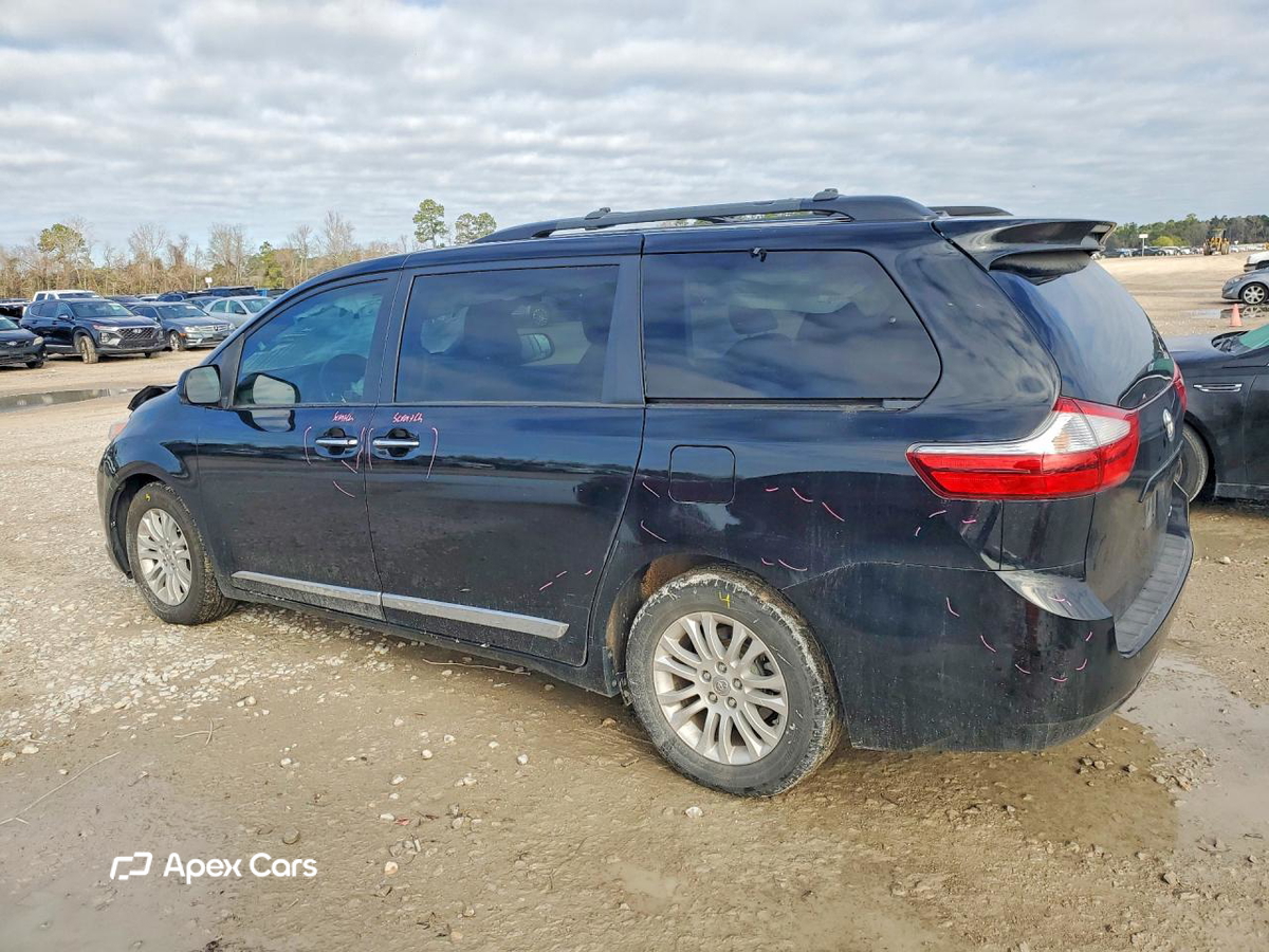 Toyota Sienna 2016