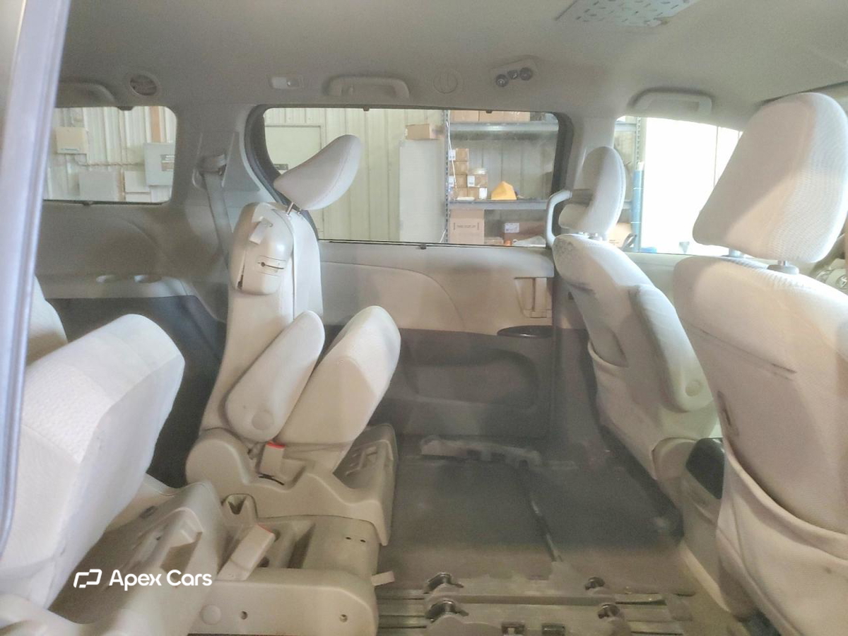 Toyota Sienna 2012