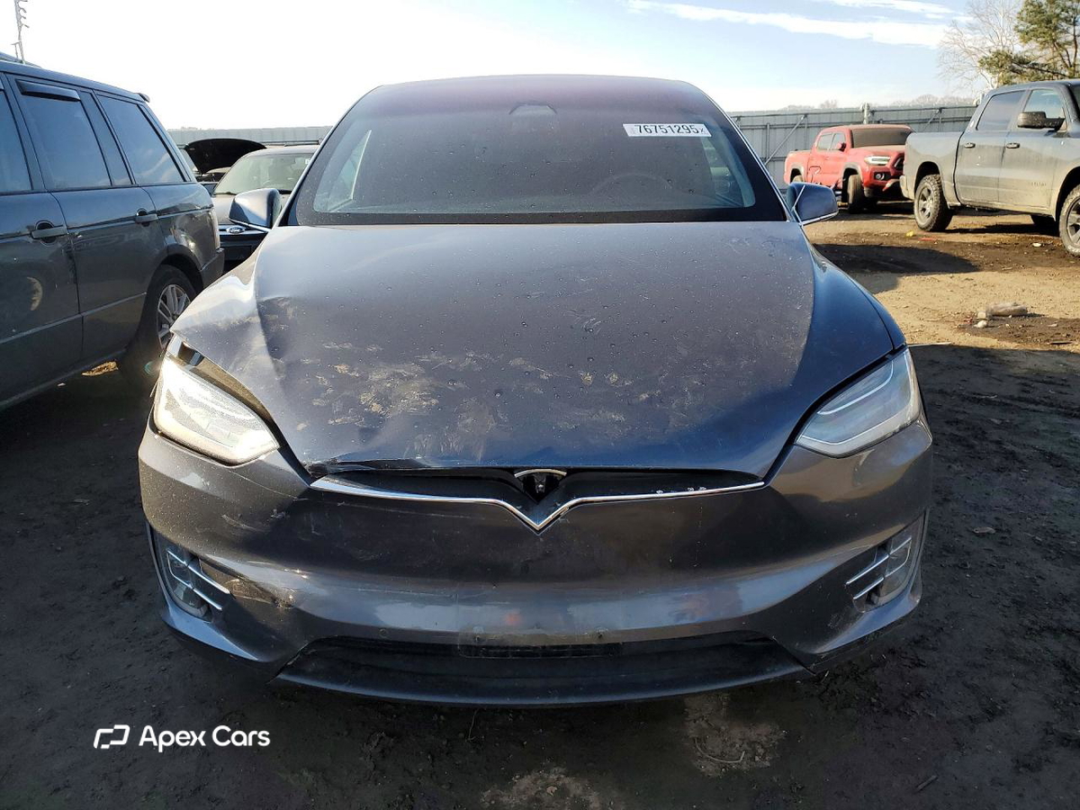Tesla Model X 2020