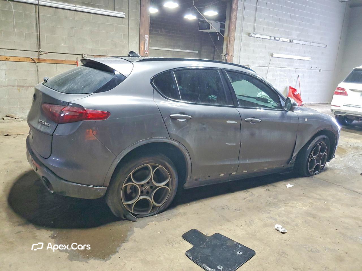Alfa Romeo Stelvio 2022