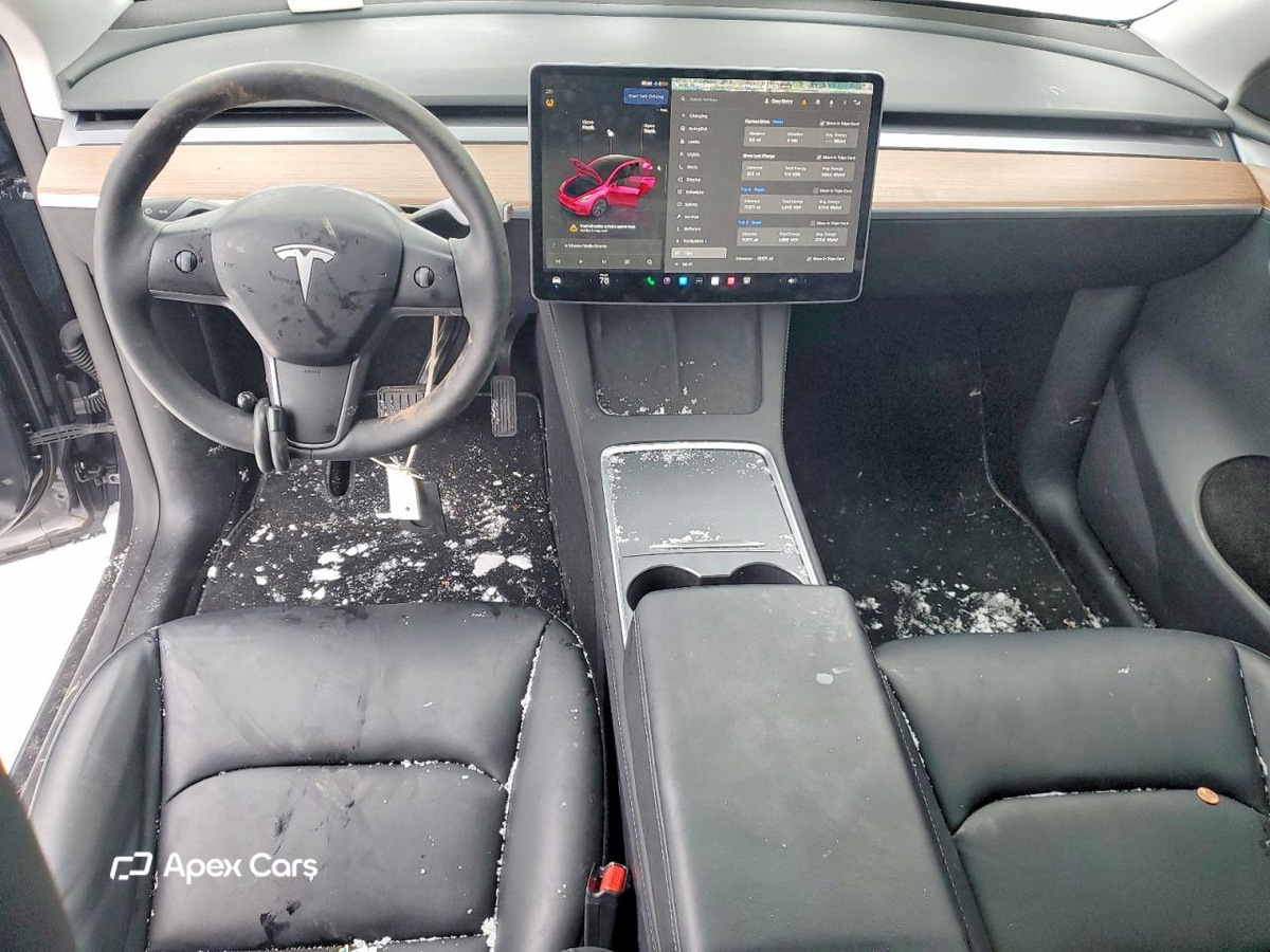 Tesla Model Y 2025