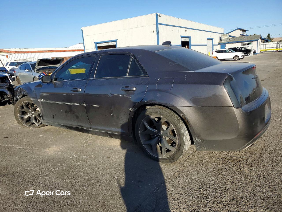 Chrysler 300 2021