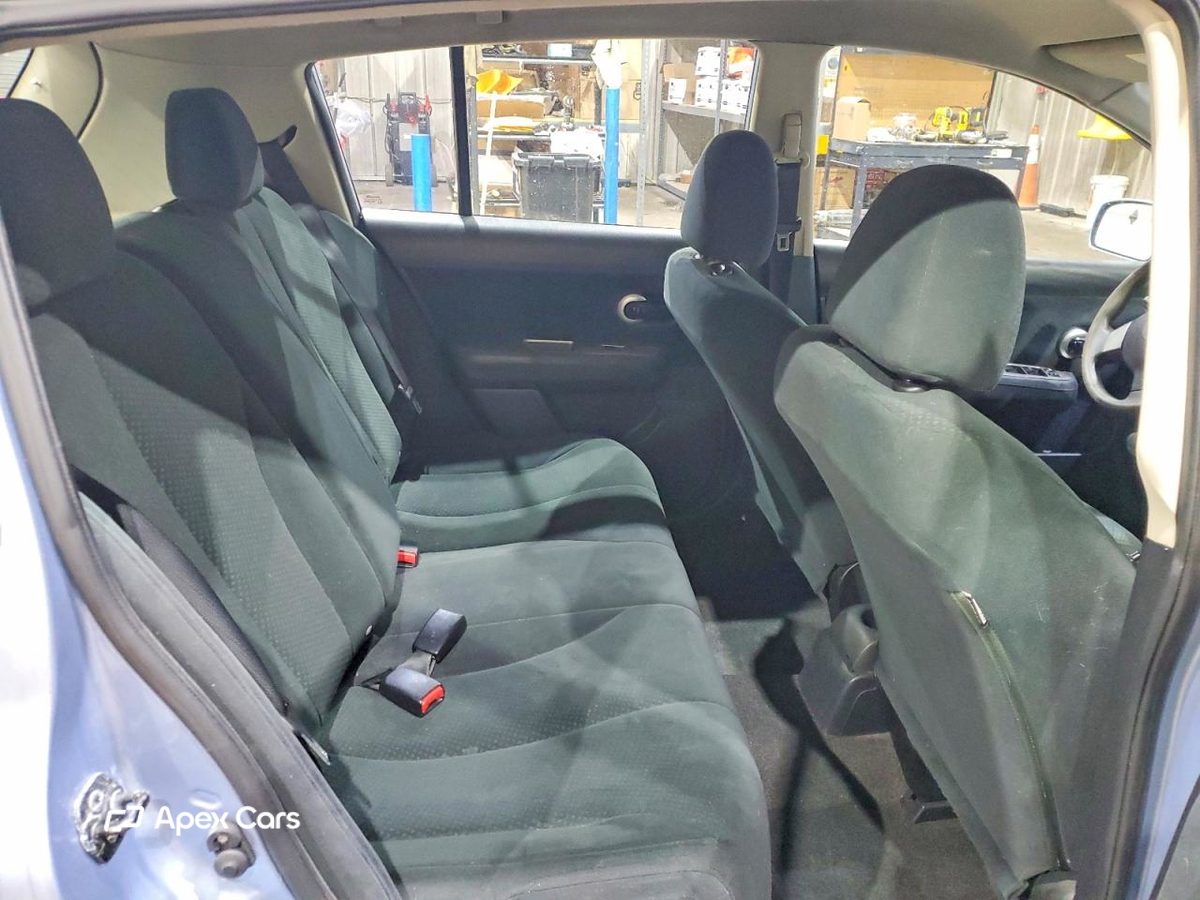 Nissan Versa 2011