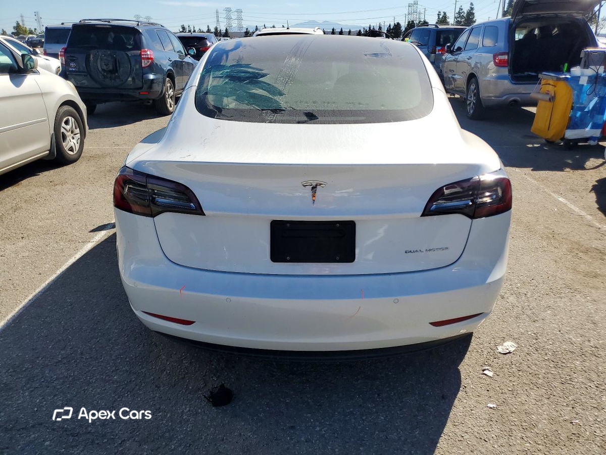 Tesla Model 3 2022