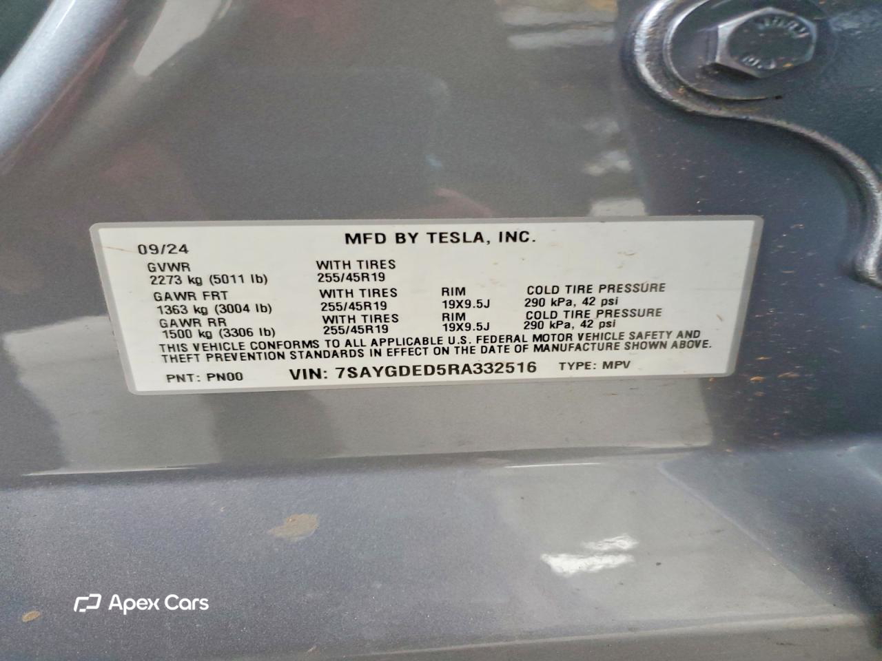 Tesla Model Y 2024