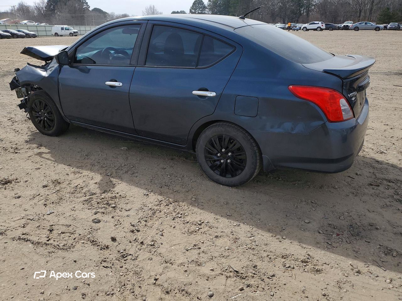 Nissan Versa 2015